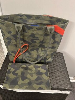 Rothy’s Green Camo Tote & Pouch.